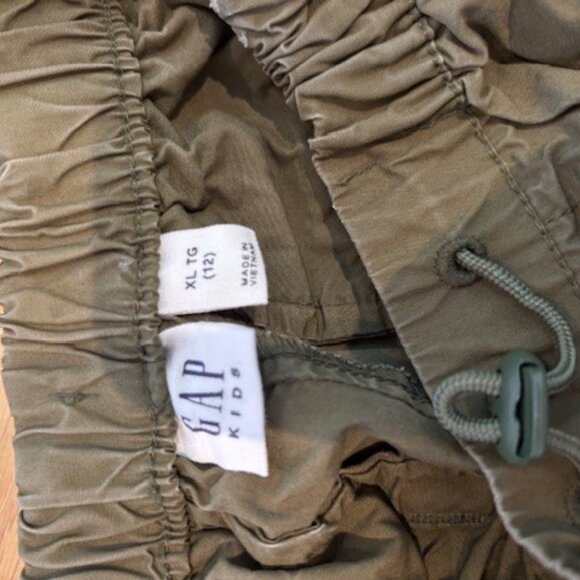 Three pairs of Gap jeans/pants for Youth girl (10-12 yrs) - Picture 6 of 9